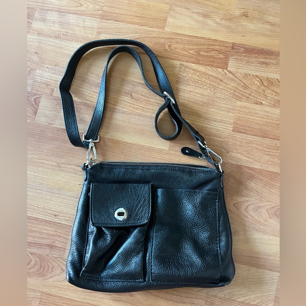 Roots VINTAGE shoulder bag 9 x 12 inches (great condition)